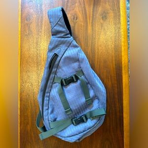 Patagonia Atom Sling Bag ~ Rare Color ~ Periwinkle ~ EUC